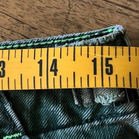 Women's Free People "We the Free" Green Camo Shorts 6 - Picture 7 of 15